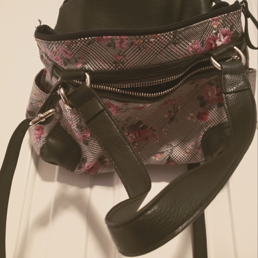 Time and Tru Floral Purse